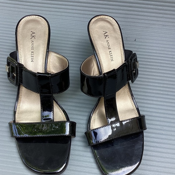 Anne Klein Woman low hill slippers Black Size 9.5 M summer Sandals - Picture 1 of 11